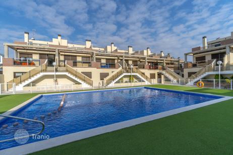 Prestigious apartment with large garden in exclusive residential complex